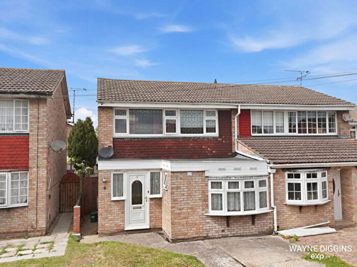 4 Bedroom Semi Detached House For Sale In Hayle, East Tilbury, RM18