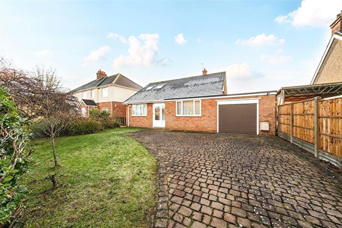 4 Bedroom Chalet For Sale In Cotton End Road, Wilstead, MK45