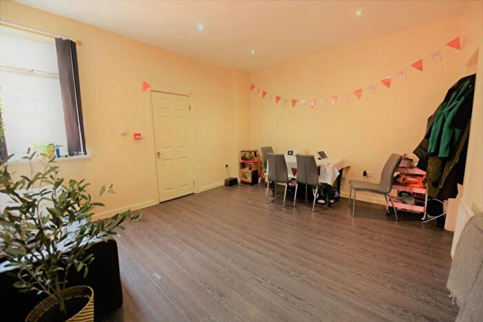 5 Bedroom House To Rent In Ashville Road, LS6