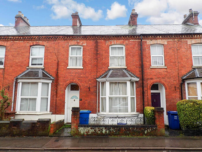 3 Bedroom Terraced House To Rent In Albert Street, Banbury, Oxon, OX16