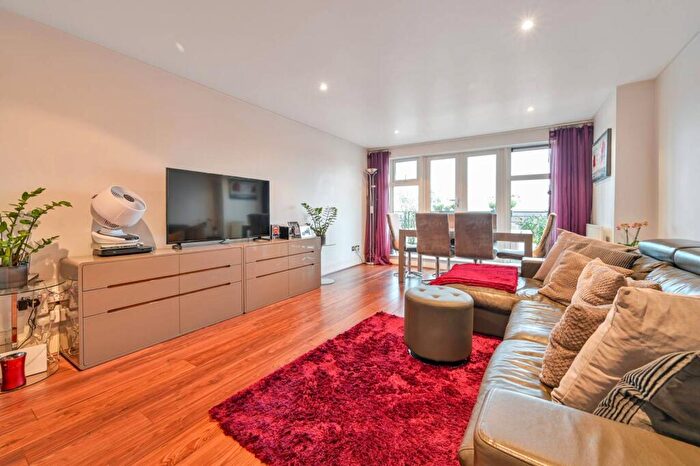 2 Bedroom Flat To Rent In Charter Quay, Kingston, Kingston Upon Thames, KT1