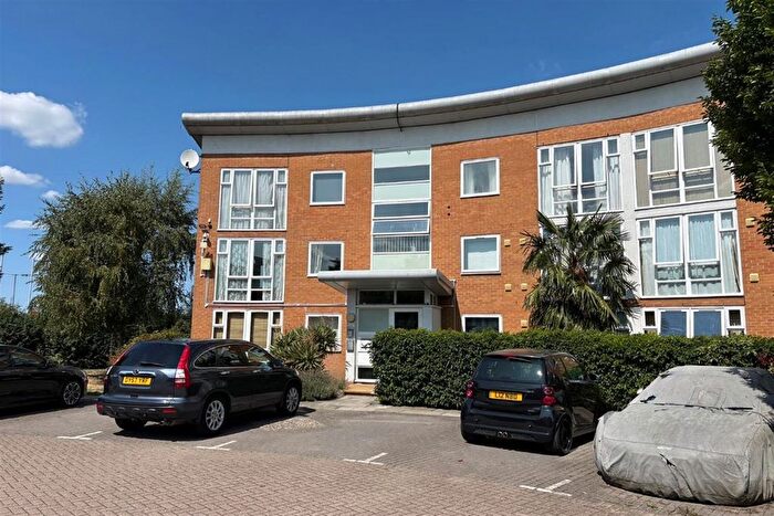 1 Bedroom Flat To Rent In Grimsby Grove, E16