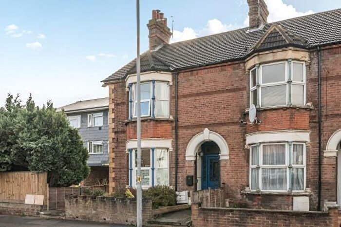 3 Bedroom Terraced House For Sale In Chesham, Buckinghamshire, HP5