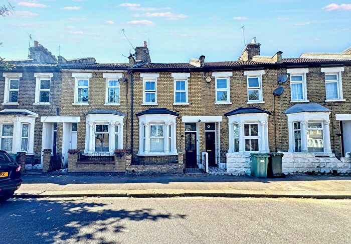 3 Bedroom Property To Rent In Maiden Road, Stratford, E15