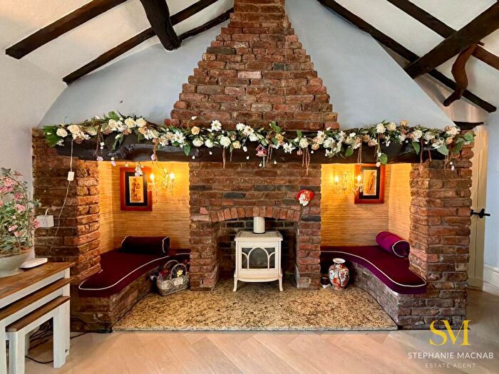 2 Bedroom Cottage For Sale In Massams Lane, Formby, Liverpool, L37