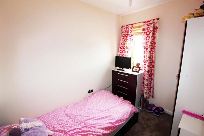 4 Bedroom Terraced House To Rent In Oberon Grove, Street, BA16