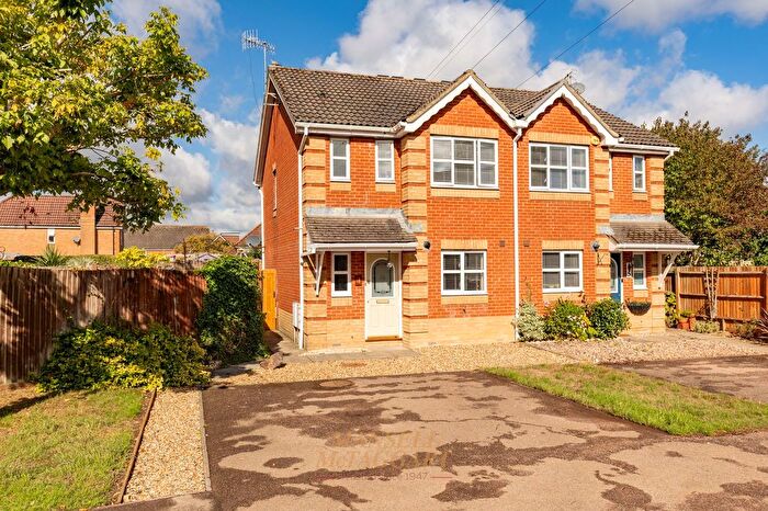 3 Bedroom Semi-Detached House For Sale In Carter Road, Maidenbower, RH10