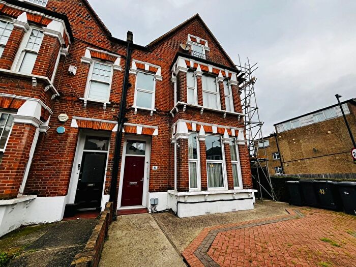 1 Bedroom Flat To Rent In Greyhound Lane, London, SW16