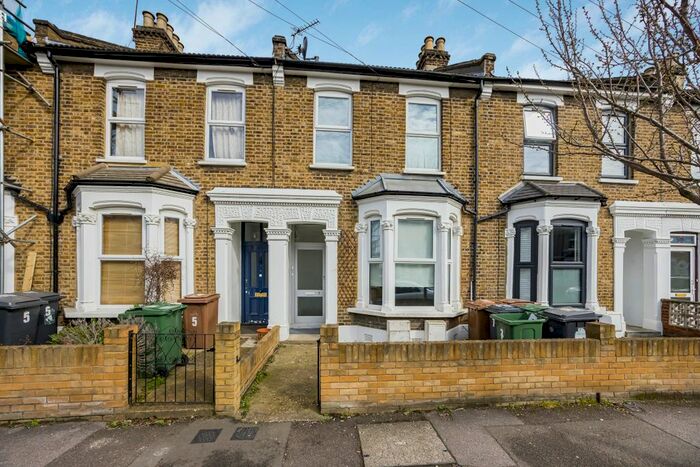1 Bedroom Flat To Rent In Melbourne Road, Leyton, E10