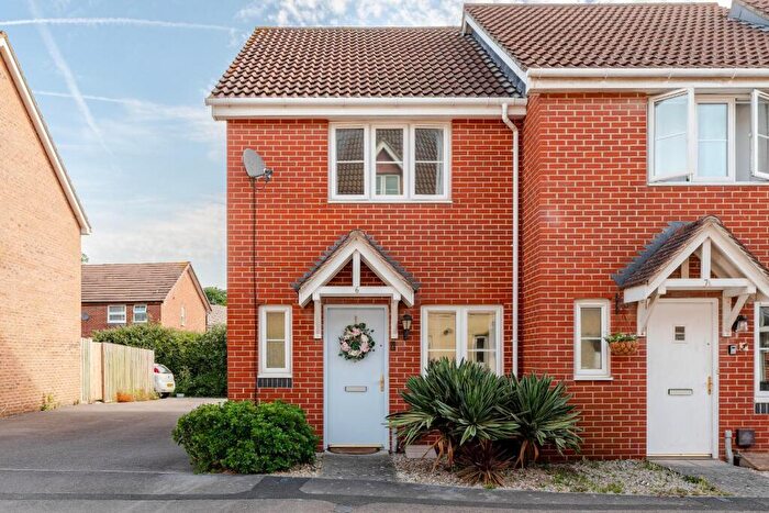 2 Bedroom End Of Terrace House For Sale In Beautifully Presented Two Bedroom Home In The North End Of Yatton, BS49