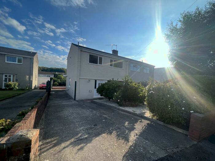 3 Bedroom House To Rent In Park Court Road, Bridgend, CF31