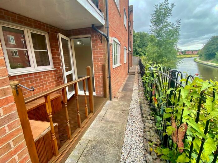 2 Bedroom Flat To Rent In Tomkinson Road, Nuneaton, CV10