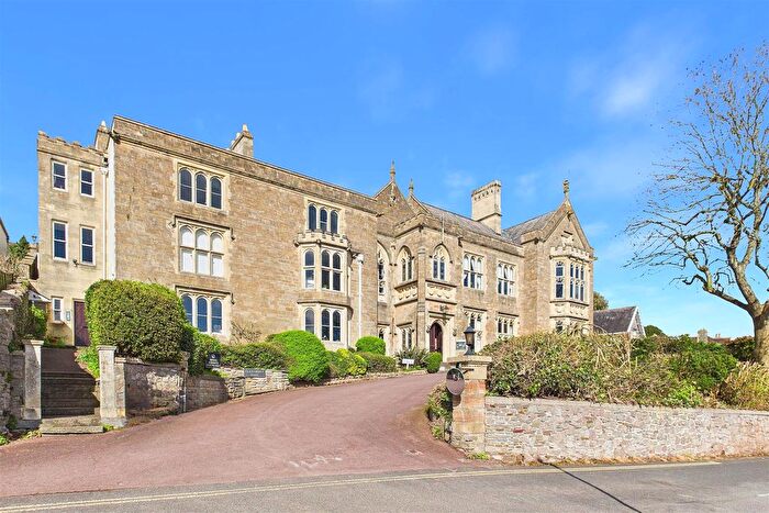 2 Bedroom Flat For Sale In Highdale Road, Clevedon, BS21