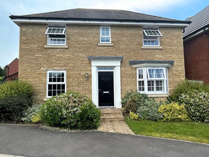 4 Bedroom Detached House For Sale In White Canons Drive, Lavendon, MK46