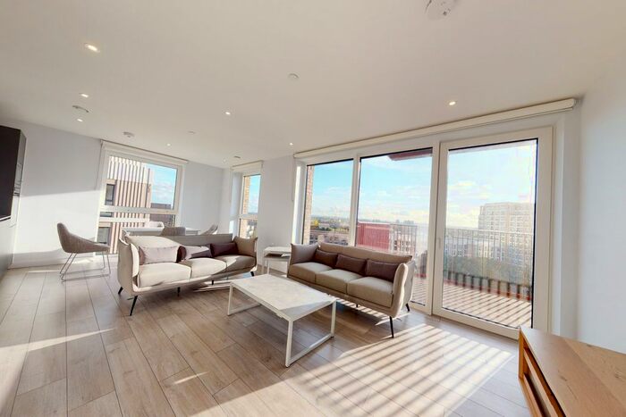 2 Bedroom Flat To Rent In Chatteris Way, London, SE17