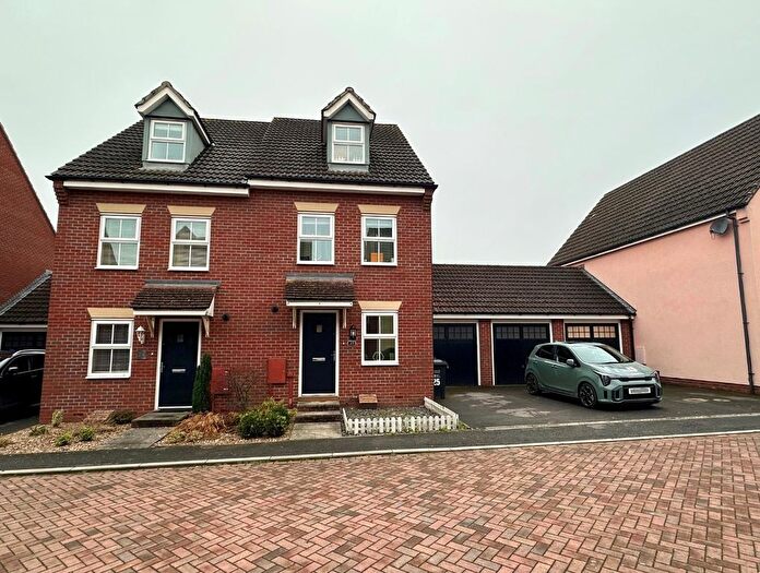 3 Bedroom Semi Detached House For Sale In Kings Yard, Bishops Lydeard, Taunton, TA4