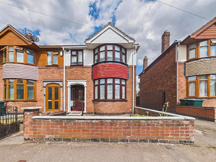 3 Bedroom End Of Terrace House For Sale In Silverdale Close, Aldermans Green, Coventry *Vacant Property*, CV2