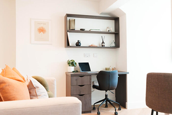 1 Bedroom Apartment To Rent In Apt, Churchill House Residence #, LS1