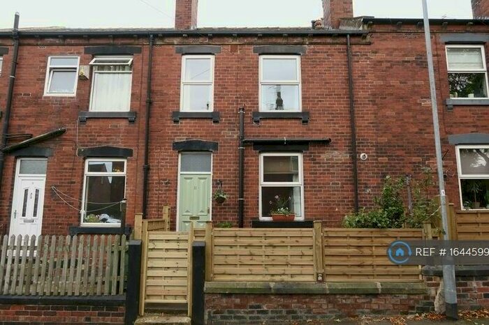 2 Bedroom Terraced House To Rent In South View, Morley, Leeds, LS27