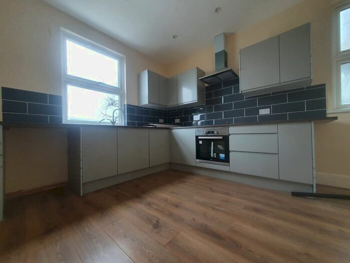 1 Bedroom Flat To Rent In High Road, Leyton, E10