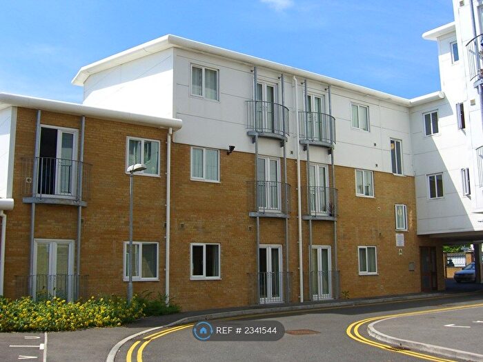 Studio To Rent In Point, Bournemouth, BH8