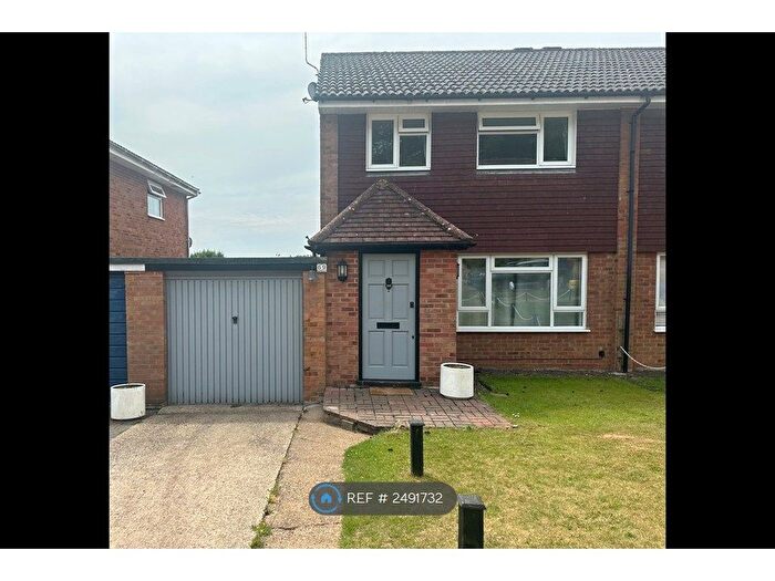 3 Bedroom Semi-Detached House To Rent In Clearbrook Close, High Wycombe, HP13