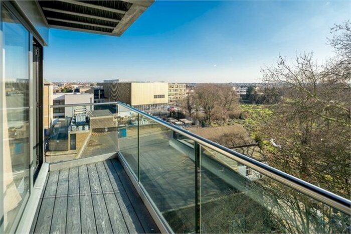 1 Bedroom Flat To Rent In High Road, Ilford, IG1