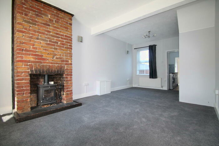 2 Bedroom House To Rent In Blenheim Road, Dartford, DA1