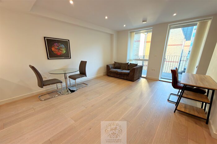 Studio To Rent In Albion Court, Albion Place, W6