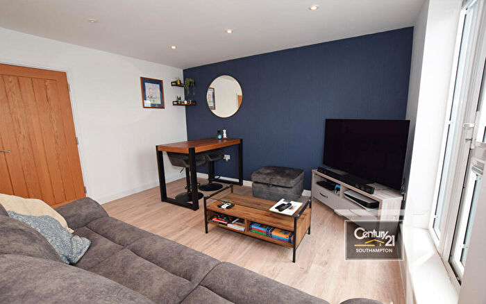 2 Bedroom Flat For Sale In |Ref: |, Saxon Gate, Back Of The Walls, Southampton, SO14