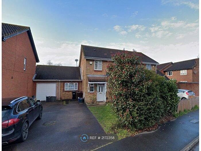 4 Bedroom Semi-Detached House To Rent In Westmacott Drive, Feltham, TW14
