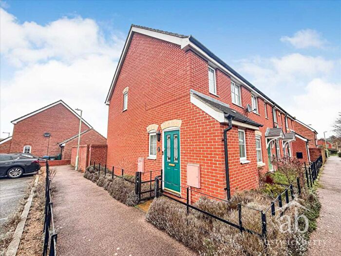 2 Bedroom End Of Terrace House To Rent In Oak Eggar Chase, Ipswich, IP8