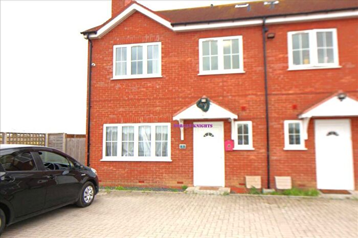 5 Bedroom Maisonette To Rent In East Hall Cottage, Wennington, Rainham, Rainham, RM13