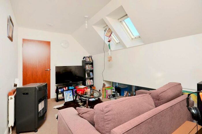 1 Bedroom Flat To Rent In Nettlefold Place, West Norwood, London, SE27
