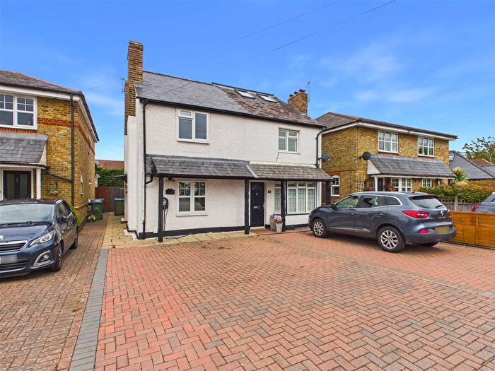 3 Bedroom Semi-Detached House For Sale In Arch Road, Hersham, Walton-On-Thames, KT12