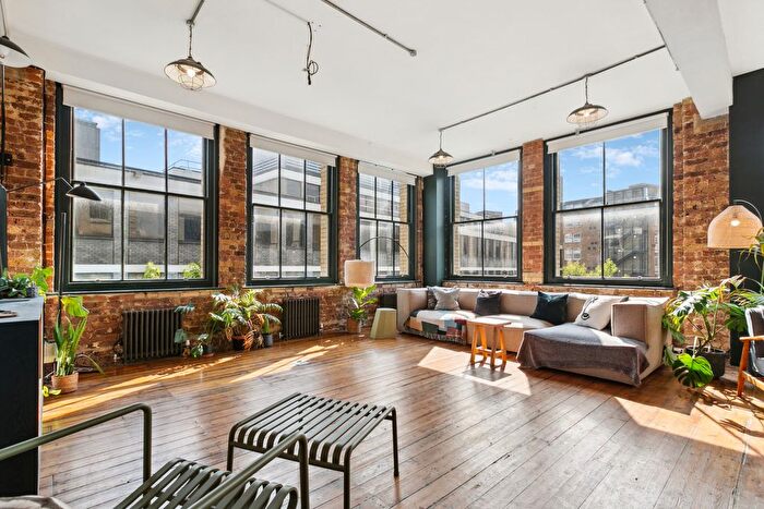 3 Bedroom Flat To Rent In Clere Street, Shoreditch, EC2A