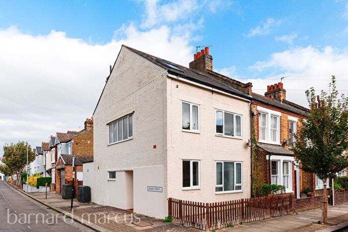 4 Bedroom Property To Rent In Smeaton Road, London, SW18