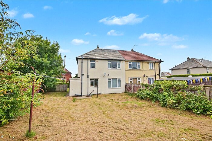 2 Bedroom Semi-Detached House For Sale In Raynel Mount, Leeds, West Yorkshire, LS16