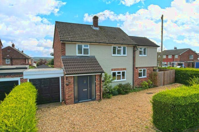 4 Bedroom Detached House To Rent In Laburnum Road, Farnham, GU9
