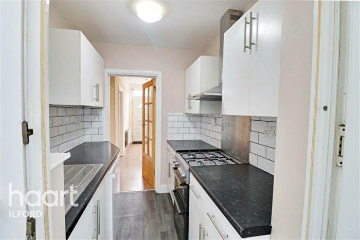 3 Bedroom Terraced House To Rent In Kitchener Road, E17