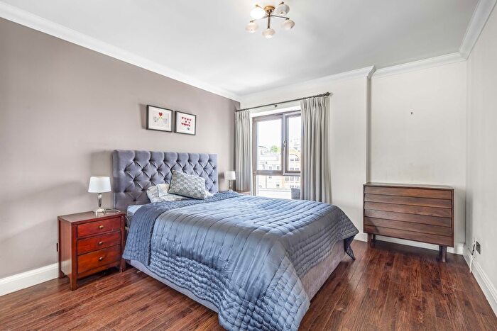 2 Bedroom Flat To Rent In Herbal Hill, Farringdon, London, EC1R