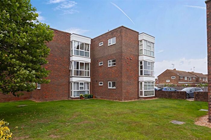 2 Bedroom Flat For Sale In The Strand, Goring-By-Sea, BN12