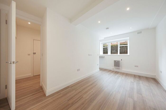 Studio To Rent In Avenue Close, Avenue Road, NW8