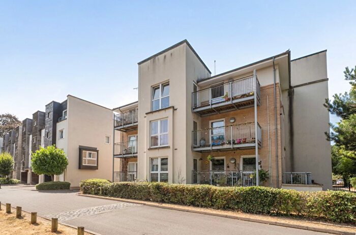 2 Bedroom Flat For Sale In Archers Road, Southampton, Hampshire, SO15