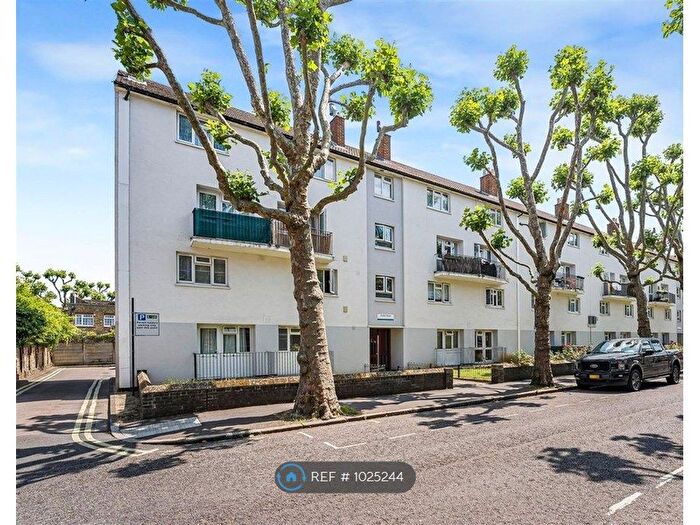 2 Bedroom Maisonette To Rent In Cragie House, London, SE1