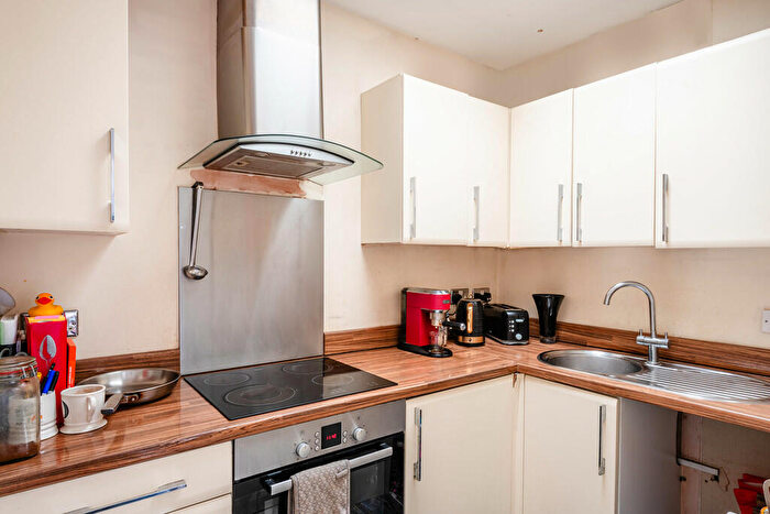 1 Bedroom Flat For Sale In Hackney Road, E2