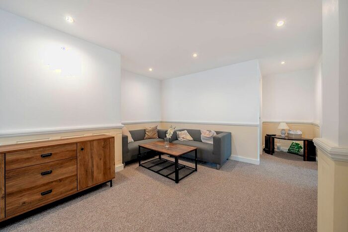 2 Bedroom Flat To Rent In Gorringe Park Avenue, Mitcham, CR4