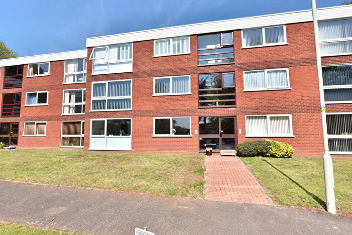 2 Bedroom Flat For Sale In Wordsley, Ingatestone Drive, DY8