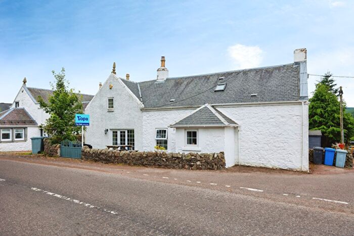 3 Bedroom Detached House For Sale In Cross Road, Crawfordjohn, ML12