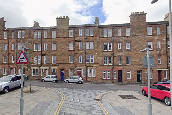 1 Bedroom Flat For Sale In , Gibson Terrace, Flat, Fountainbridge, Edinburgh, EH11